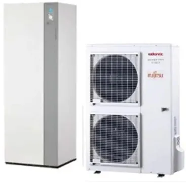 Le système CVC de Fujitsu est doté d'une conception BIBLOC avec des unités intérieures et extérieures. L'unité intérieure est haute et grise, tandis que l'unité extérieure blanche est dotée de deux ventilateurs visibles.