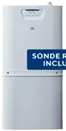 Une chaudière verticale blanche à affichage digital, munie d'un autocollant "SONDE INCLUSE", fonctionne efficacement à 25 kW.